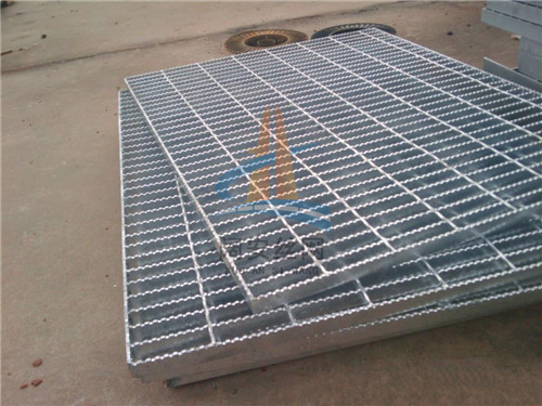 格柵板?裝車時(shí)的注意事項(xiàng)